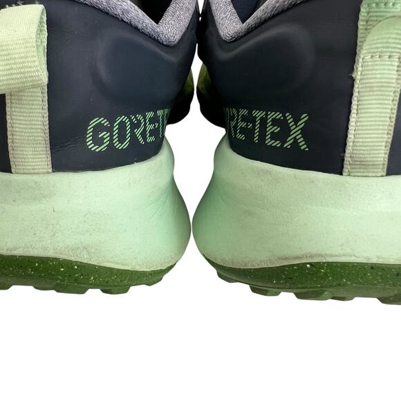 Athletic_Shoes
